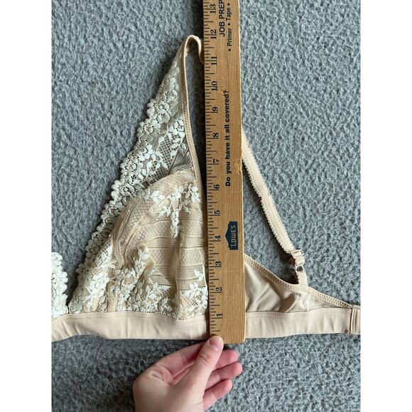 Wacoal Bralette 38 Lace Floral Embroidery V-Neck Comfort Wireless Cream Bra - Picture 15 of 16